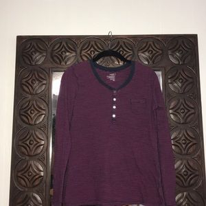Women’s Henley tee